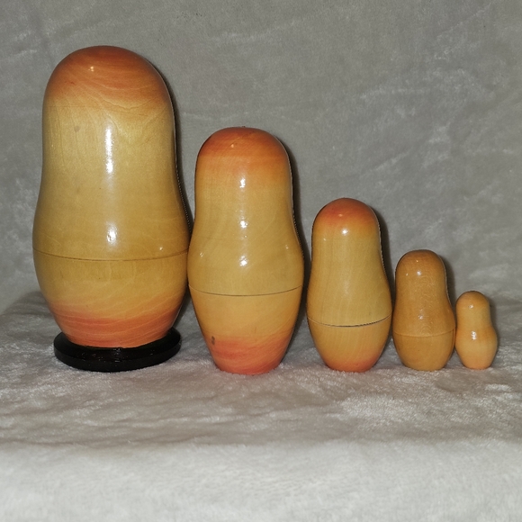 Cindarella Russian Dolls - Picture 3 of 7